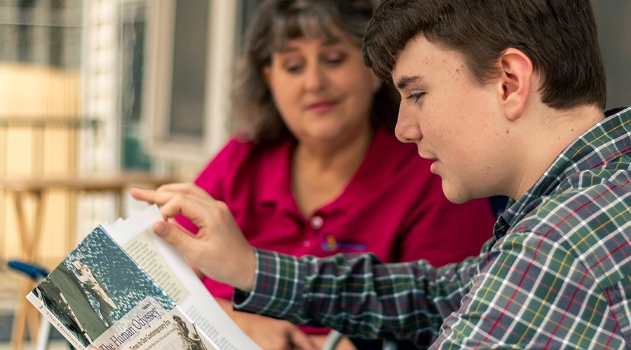 PA Virtual student reads alongside his parent